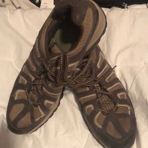 Columbia men’s 11.5 Skyline GRT shoes